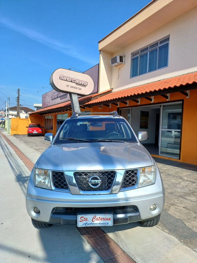 //www.autoline.com.br/carro/nissan/frontier-25-cd-le-16v-diesel-4p-4x4-turbo-automatico/2012/joinville-sc/24187083
