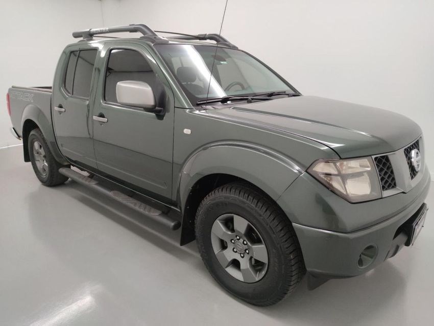 //www.autoline.com.br/carro/nissan/frontier-25-cd-se-attack-16v-diesel-4p-turbo-manual/2013/brasilia-df/24573149