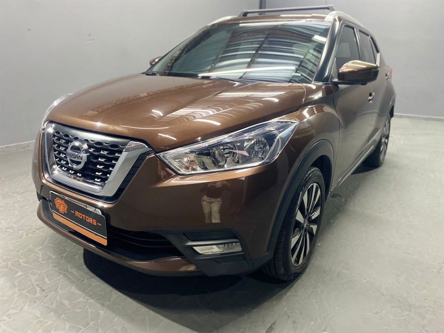 //www.autoline.com.br/carro/nissan/kicks-16-sl-16v-flex-4p-cvt/2017/sao-paulo-sp/24808418