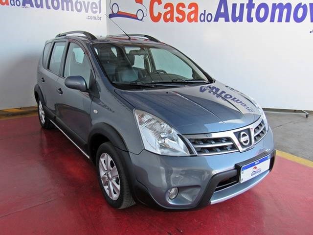 //www.autoline.com.br/carro/nissan/livina-18-x-gear-sl-16v-flex-4p-automatico/2013/brasilia-df/23889691