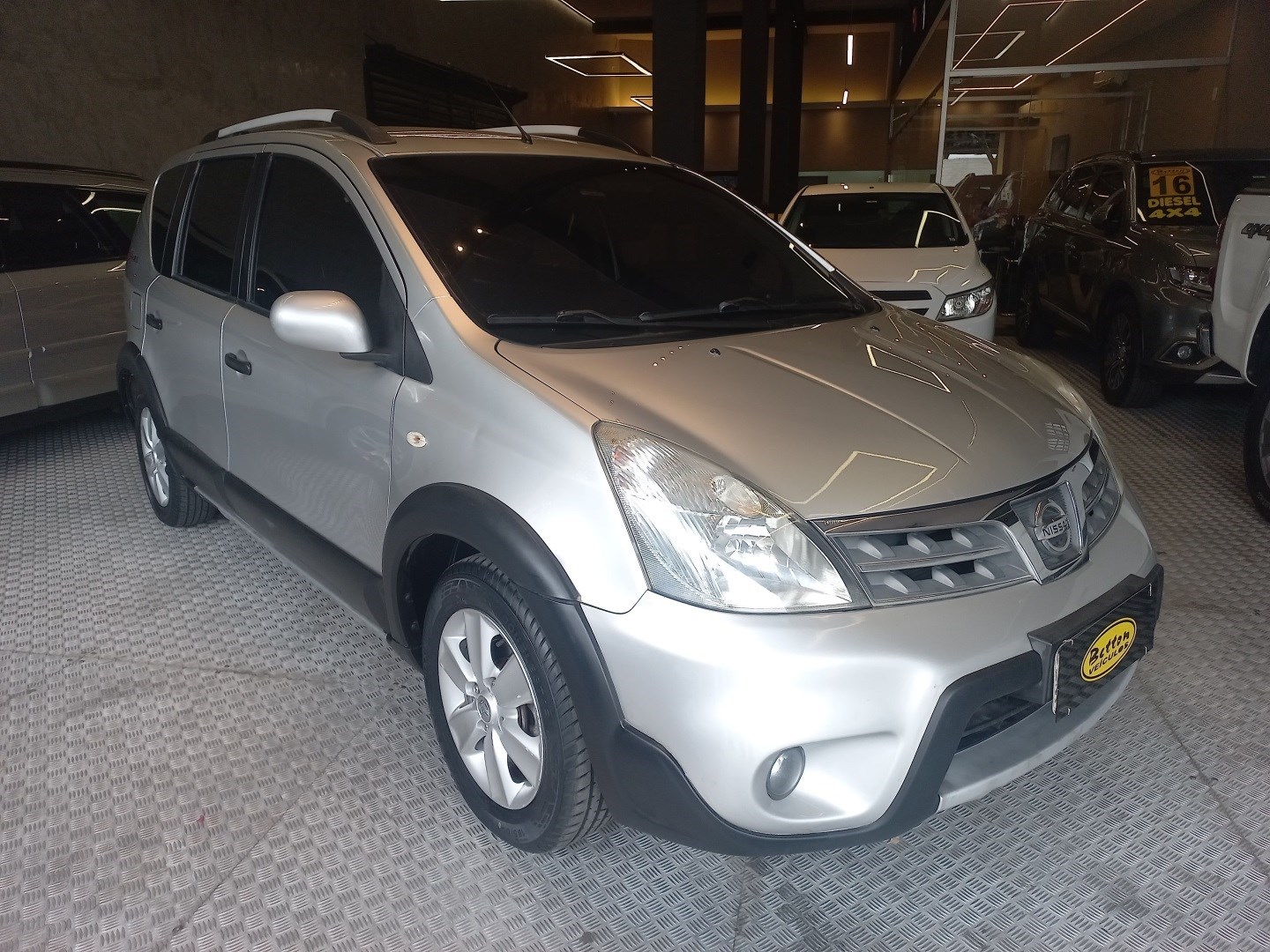 //www.autoline.com.br/carro/nissan/livina-18-x-gear-sl-16v-flex-4p-automatico/2013/niteroi-rj/24580895
