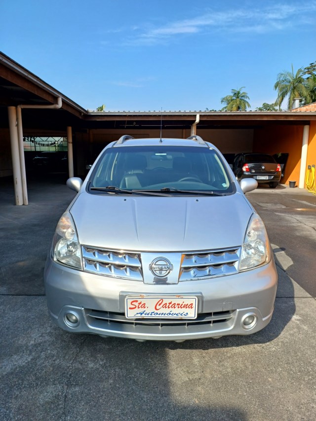 //www.autoline.com.br/carro/nissan/livina-16-sl-16v-flex-4p-manual/2012/joinville-sc/24832471