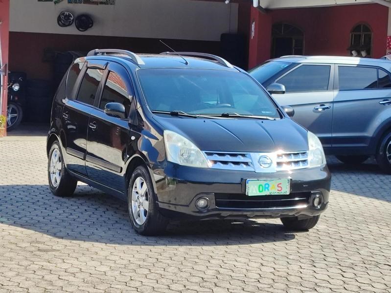 //www.autoline.com.br/carro/nissan/livina-18-sl-16v-flex-4p-automatico/2012/curitiba-pr/25031471