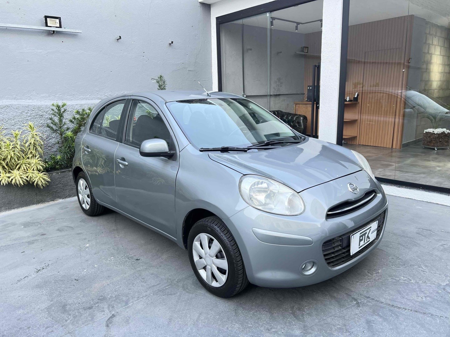 //www.autoline.com.br/carro/nissan/march-10-16v-flex-4p-manual/2014/rio-de-janeiro-rj/24531500