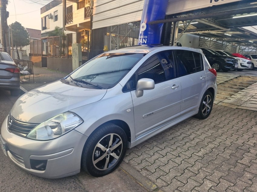 //www.autoline.com.br/carro/nissan/tiida-18-hatch-sl-16v-flex-4p-automatico/2012/novo-hamburgo-rs/24940496