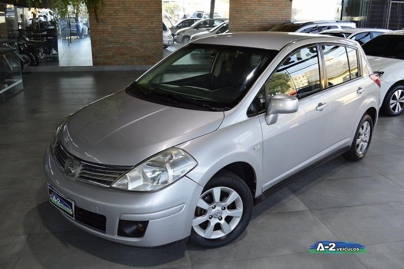 //www.autoline.com.br/carro/nissan/tiida-18-hatch-s-16v-gasolina-4p-automatico/2008/campinas-sp/24967128