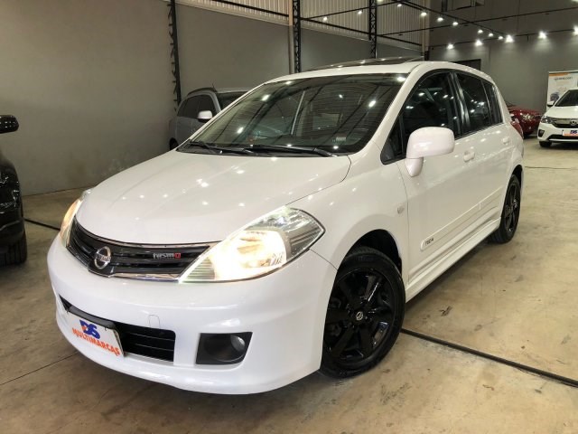 //www.autoline.com.br/carro/nissan/tiida-18-hatch-sl-16v-flex-4p-automatico/2013/sorocaba-sp/24984014