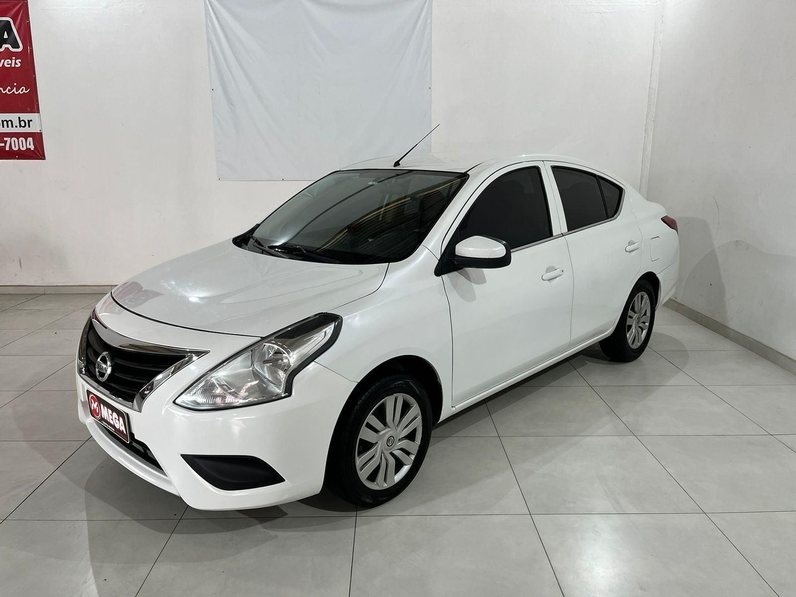 //www.autoline.com.br/carro/nissan/versa-16-sv-16v-flex-4p-cvt/2017/guaramirim-sc/22992423