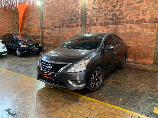 //www.autoline.com.br/carro/nissan/versa-16-unique-16v-flex-4p-cvt/2017/sorocaba-sp/24864292