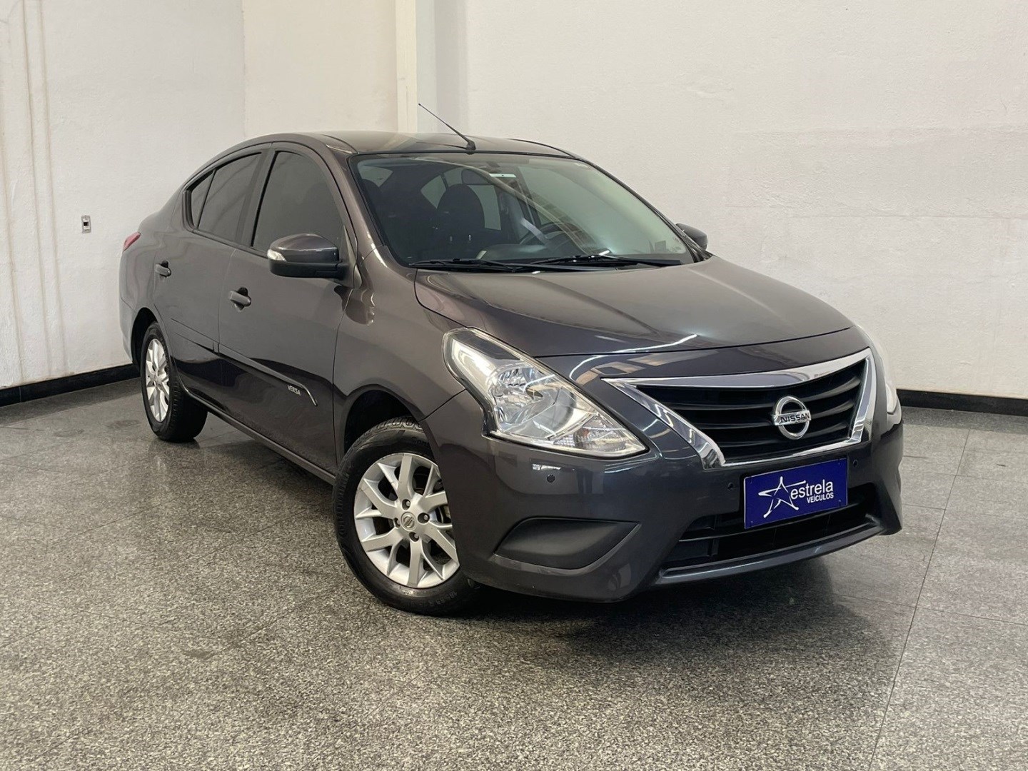 //www.autoline.com.br/carro/nissan/versa-16-sv-16v-flex-4p-cvt/2019/belo-horizonte-mg/24915644