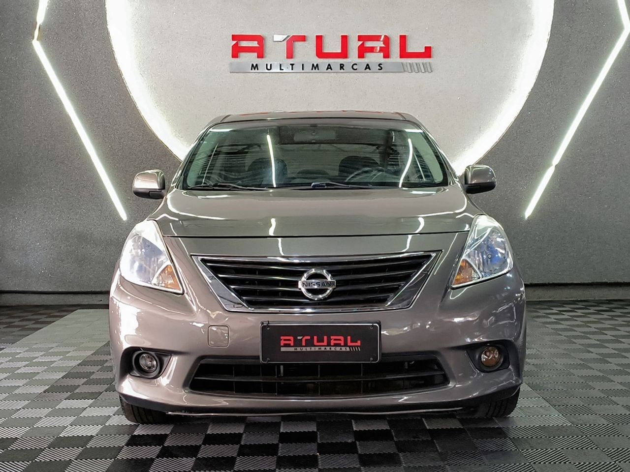 //www.autoline.com.br/carro/nissan/versa-16-sv-16v-flex-4p-manual/2014/sao-jose-do-rio-preto-sp/24936000