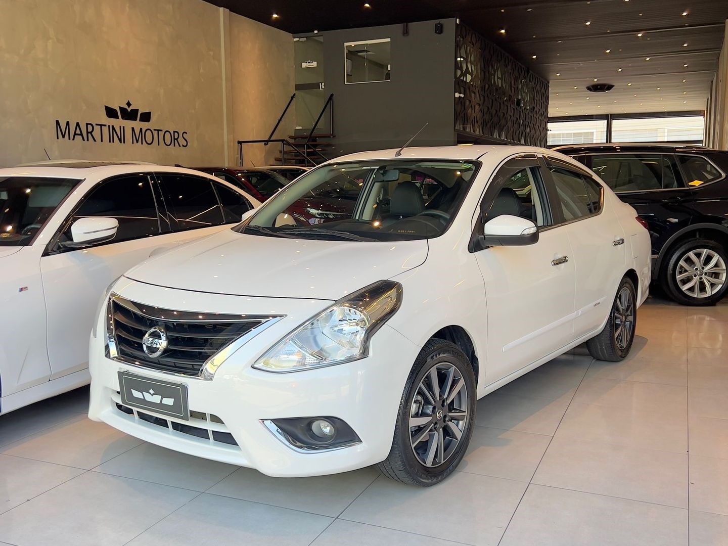 //www.autoline.com.br/carro/nissan/versa-16-sl-16v-flex-4p-cvt/2020/jundiai-sp/25016083