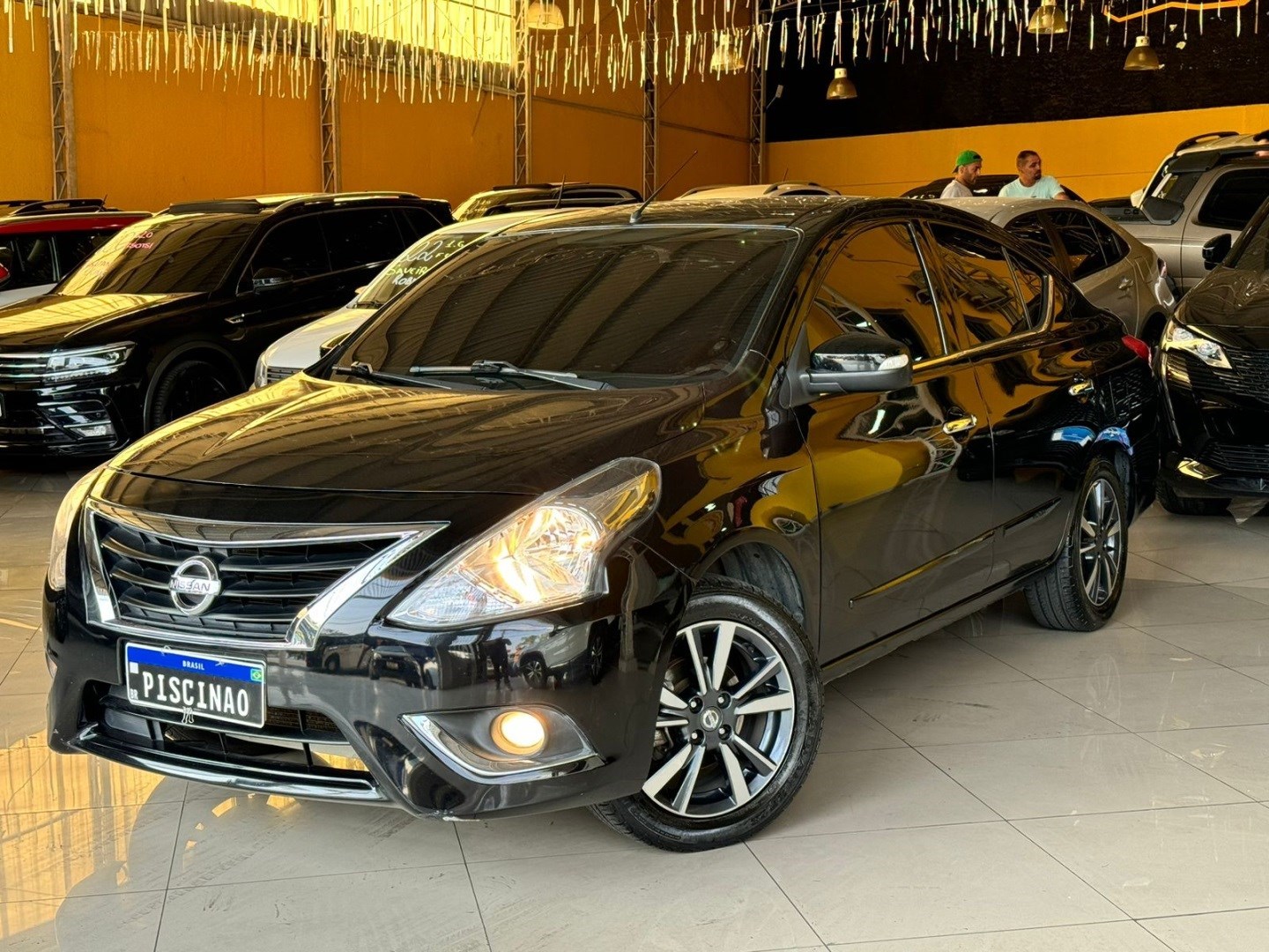 //www.autoline.com.br/carro/nissan/versa-16-unique-16v-flex-4p-cvt/2018/embu-das-artes-sp/25028769