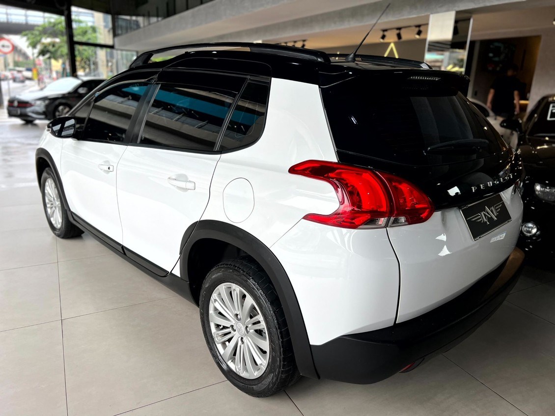 //www.autoline.com.br/carro/peugeot/2008-16-allure-16v-flex-4p-automatico/2023/sao-paulo-sp/22797086