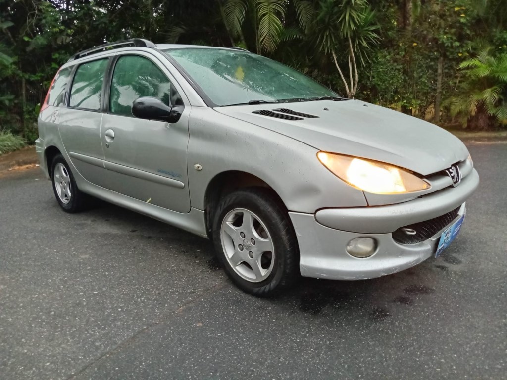//www.autoline.com.br/carro/peugeot/206-sw-14-moonlight-8v-flex-4p-manual/2008/joinville-sc/23493980