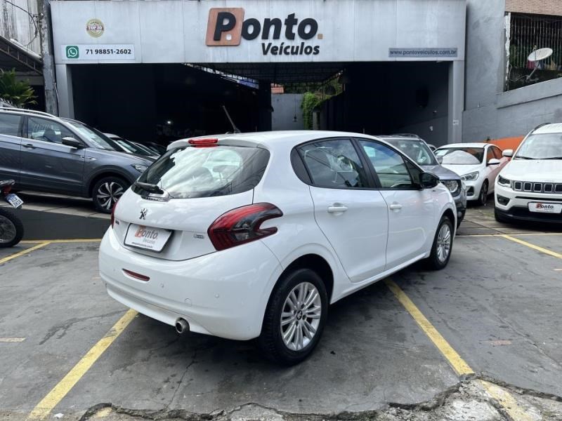 //www.autoline.com.br/carro/peugeot/208-16-inconcert-16v-flex-4p-automatico/2019/salvador-ba/21458996