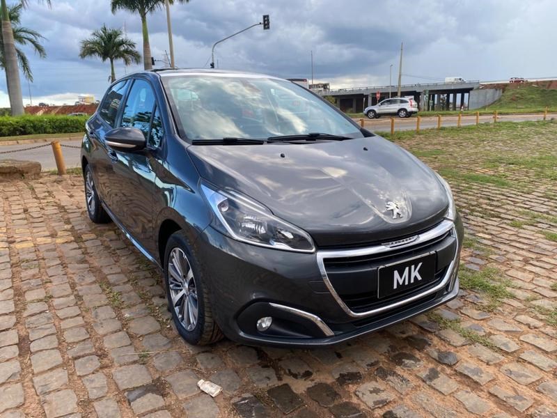 //www.autoline.com.br/carro/peugeot/208-16-griffe-16v-flex-4p-automatico/2019/brasilia-df/23608645