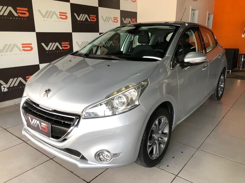 //www.autoline.com.br/carro/peugeot/208-16-griffe-16v-flex-4p-automatico/2015/brasilia-df/24822032