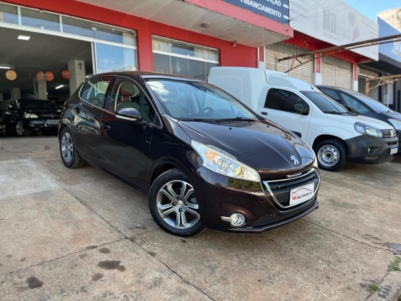 //www.autoline.com.br/carro/peugeot/208-16-griffe-16v-flex-4p-manual/2014/brasilia-df/24898327