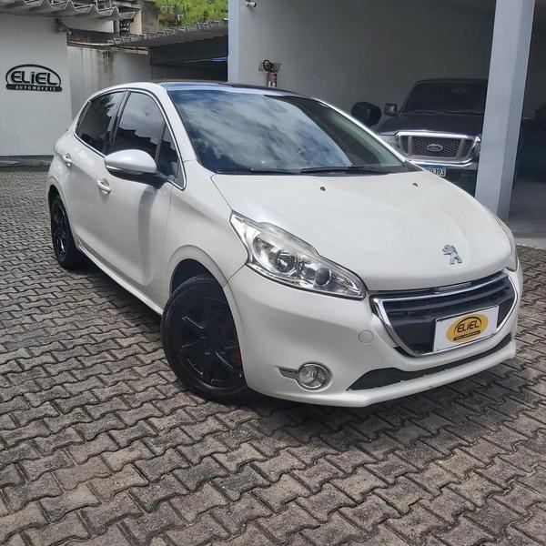 //www.autoline.com.br/carro/peugeot/208-16-griffe-16v-flex-4p-manual/2014/volta-redonda-rj/24898529