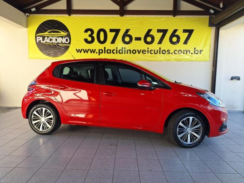 //www.autoline.com.br/carro/peugeot/208-16-griffe-16v-flex-4p-automatico/2020/curitiba-pr/25006959