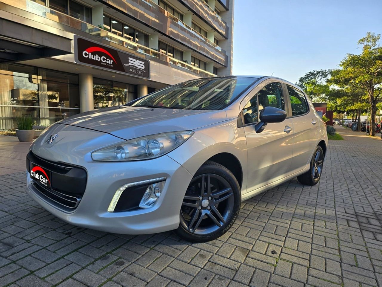 //www.autoline.com.br/carro/peugeot/308-16-feline-thp-16v-165cv-4p-gasolina-tiptronic/2014/sao-caetano-do-sul-sp/24320399