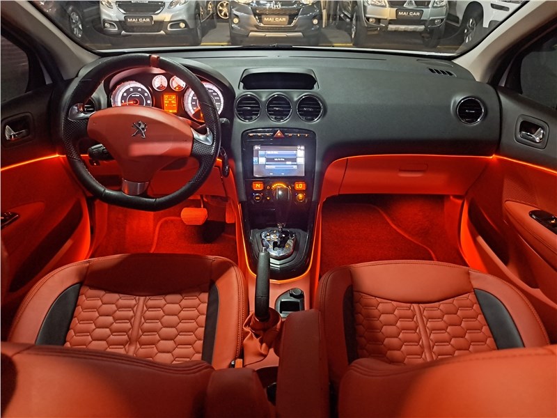 //www.autoline.com.br/carro/peugeot/408-16-griffe-16v-flex-4p-turbo-automatico/2016/rio-de-janeiro-rj/24735892