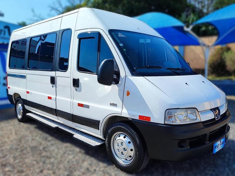 //www.autoline.com.br/carro/peugeot/boxer-23-hdi-longo-16l-16v-diesel-4p-turbo-manual/2013/curitiba-pr/24486292
