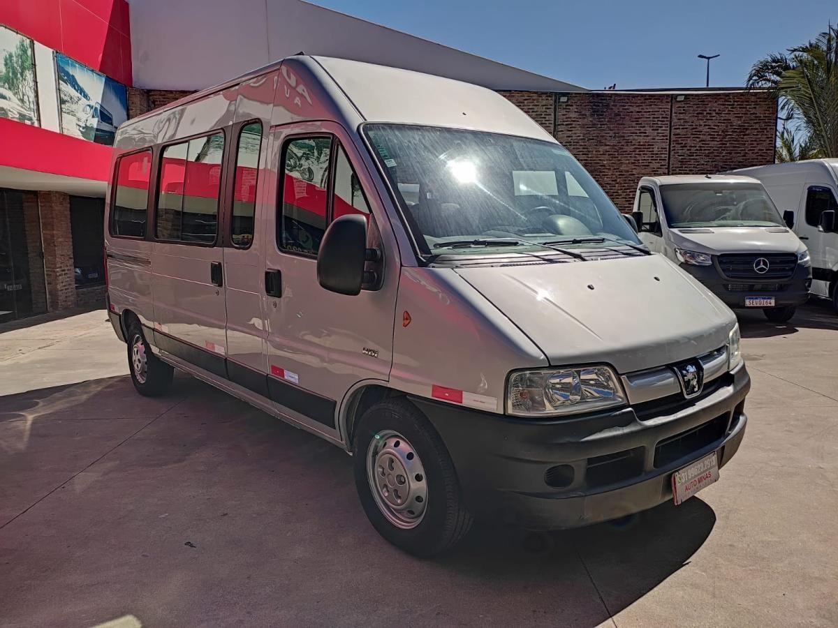 //www.autoline.com.br/carro/peugeot/boxer-23-hdi-furgao-longo-350-te-16v-diesel-4p-turb/2014/belo-horizonte-mg/24802293