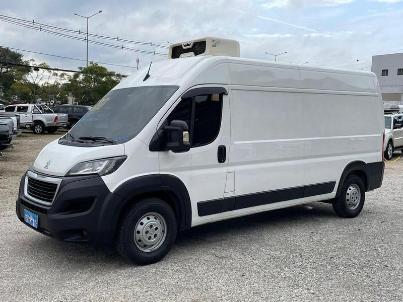 //www.autoline.com.br/carro/peugeot/boxer-22-furgao-l3h2-13m-16v-diesel-4p-turbo-manual/2022/curitiba-pr/25008434