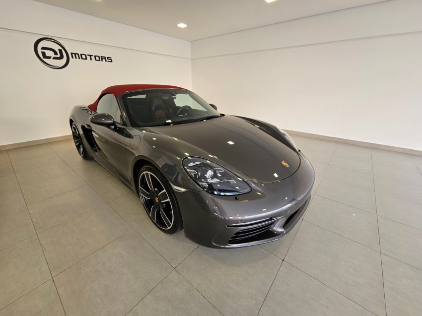 //www.autoline.com.br/carro/porsche/718-boxster-20-16v-gasolina-2p-turbo-automatizado/2019/campinas-sp/24310120