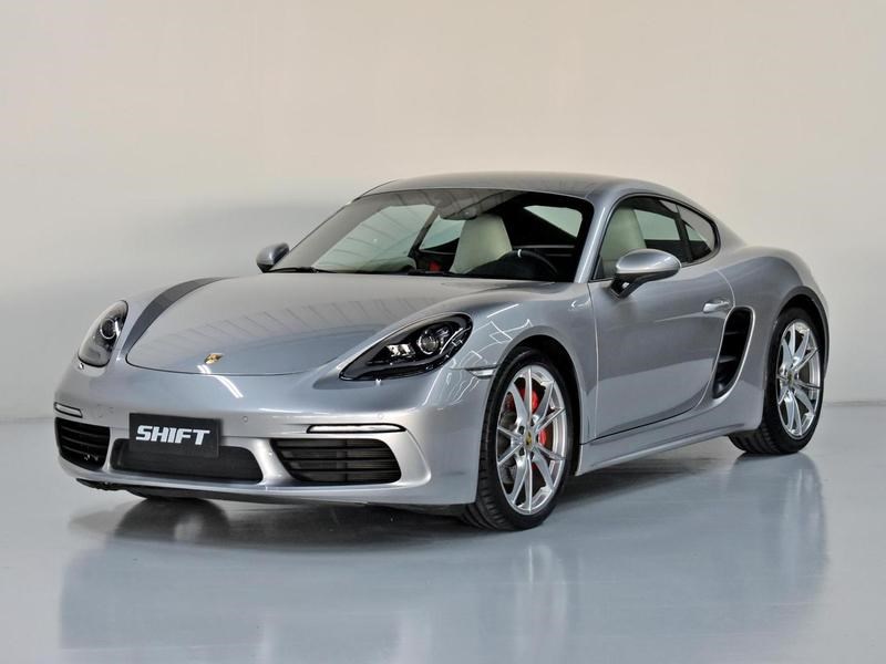 //www.autoline.com.br/carro/porsche/718-cayman-25-coupe-s-16v-gasolina-2p-turbo-automatizado/2018/curitiba-pr/24946237