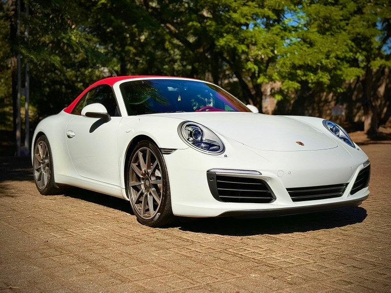 //www.autoline.com.br/carro/porsche/911-30-coupe-carrera-4s-24v-gasolina-2p-4x4-turbo/2017/londrina-pr/23591844