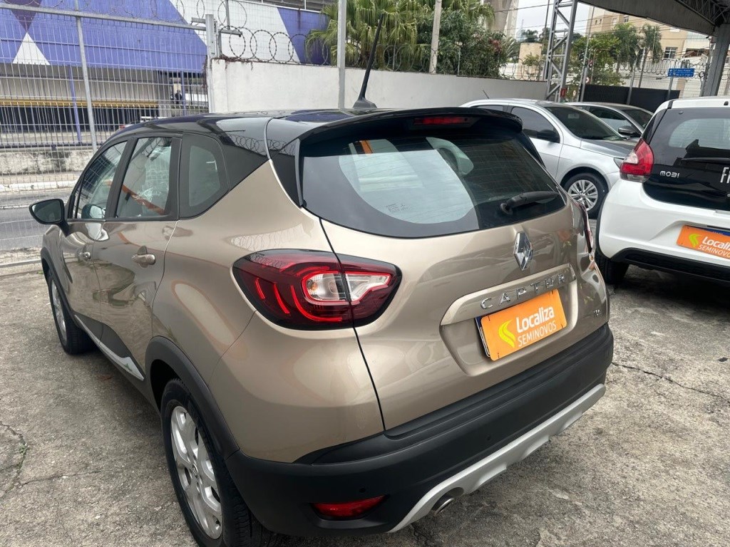 //www.autoline.com.br/carro/renault/captur-13-tce-zen-16v-flex-4p-turbo-cvt/2023/sao-paulo-sp/24707007