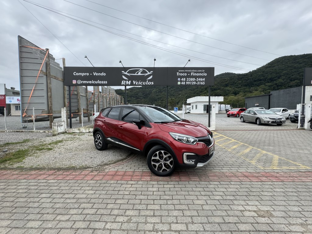 //www.autoline.com.br/carro/renault/captur-16-bose-16v-flex-4p-cvt/2021/santo-amaro-da-imperatriz-sc/24892159