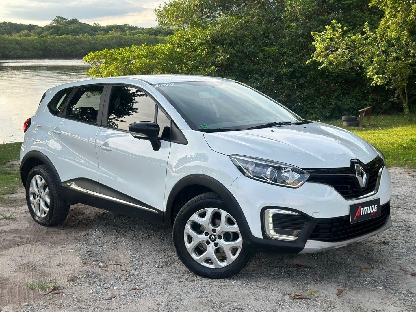 //www.autoline.com.br/carro/renault/captur-16-zen-16v-flex-4p-manual/2018/sao-joao-de-meriti-rj/24938659