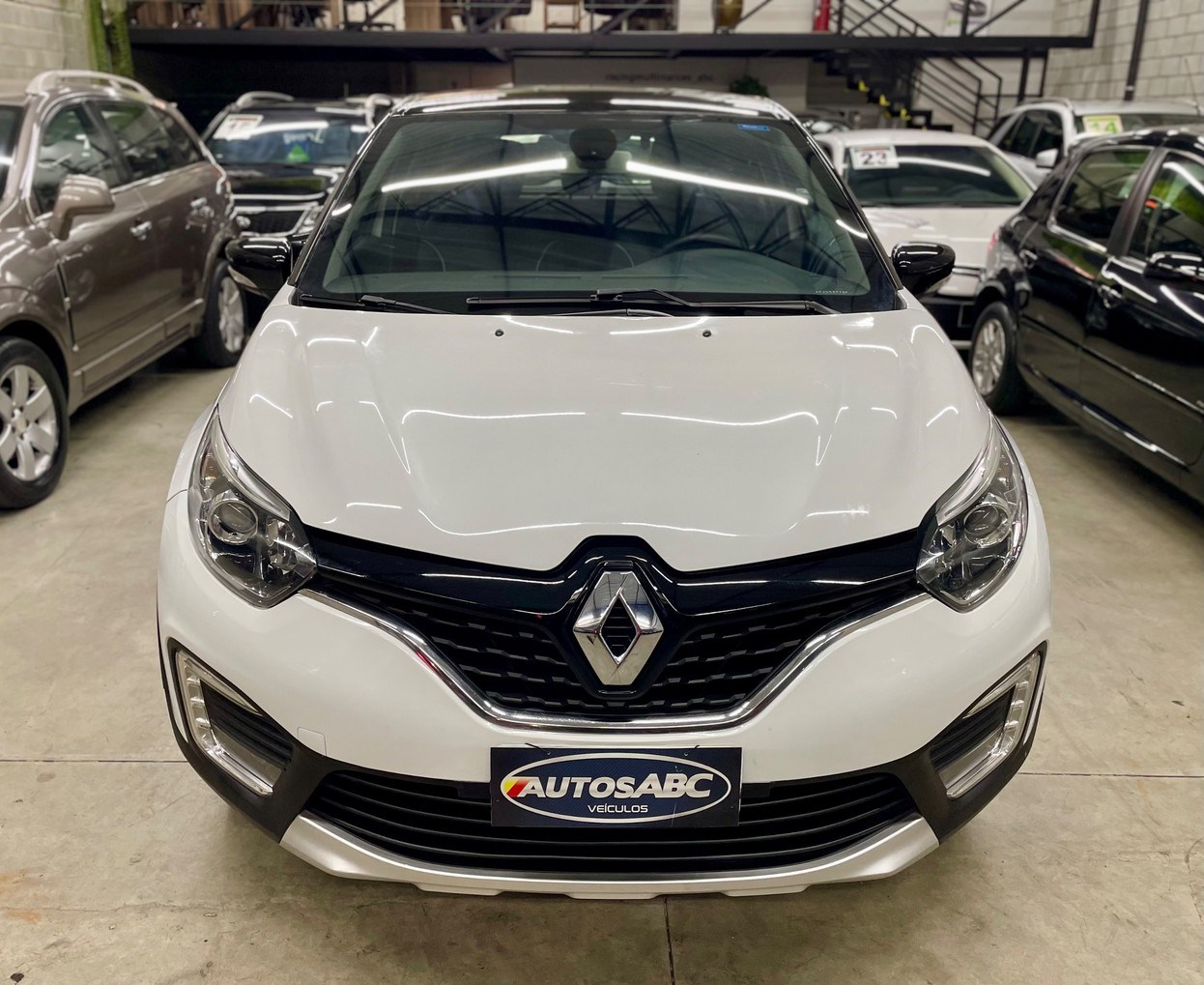 //www.autoline.com.br/carro/renault/captur-16-intense-16v-flex-4p-cvt/2019/santo-andre-sp/24950109