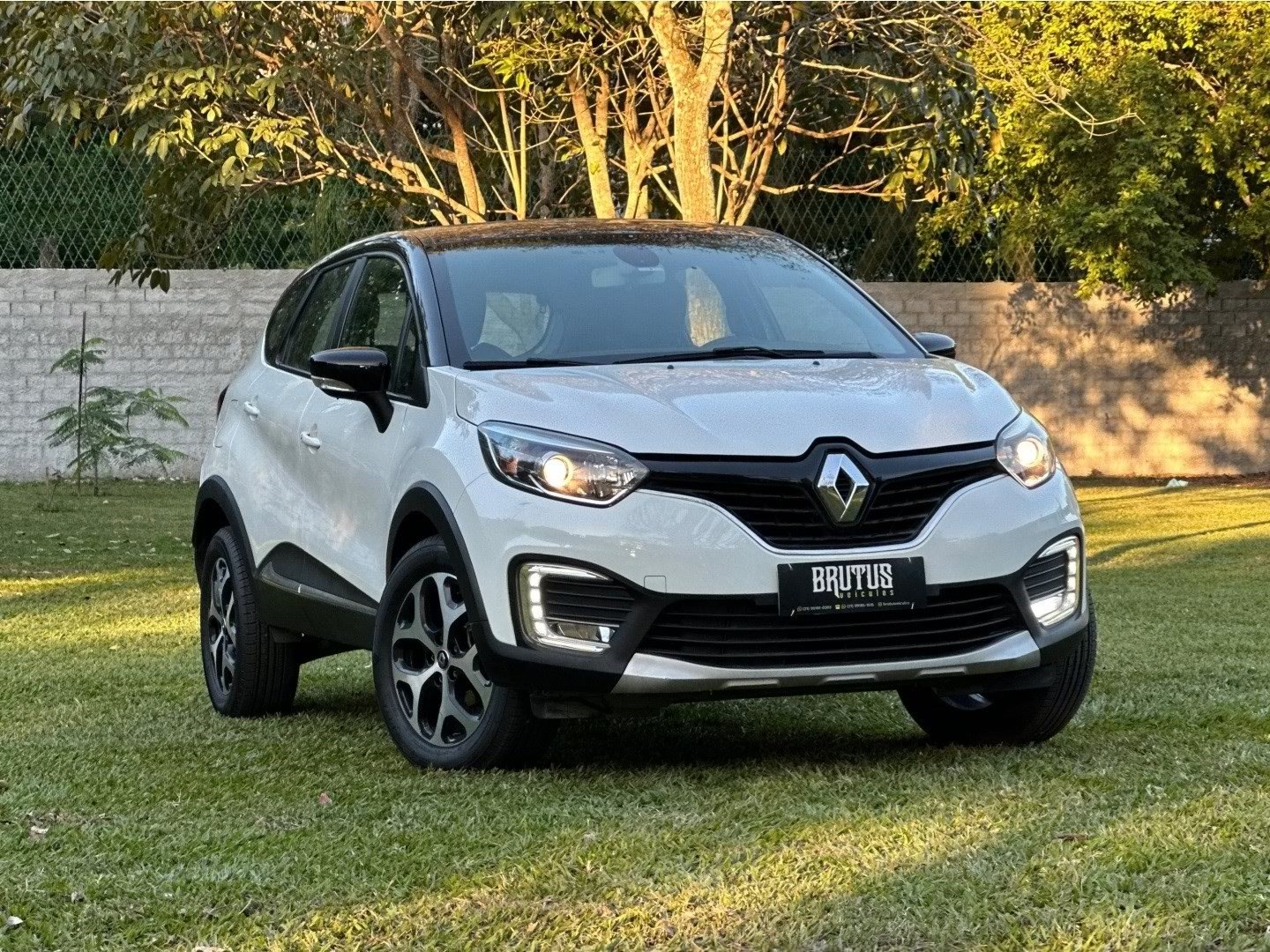 //www.autoline.com.br/carro/renault/captur-16-intense-16v-flex-4p-cvt/2019/rio-de-janeiro-rj/24983638