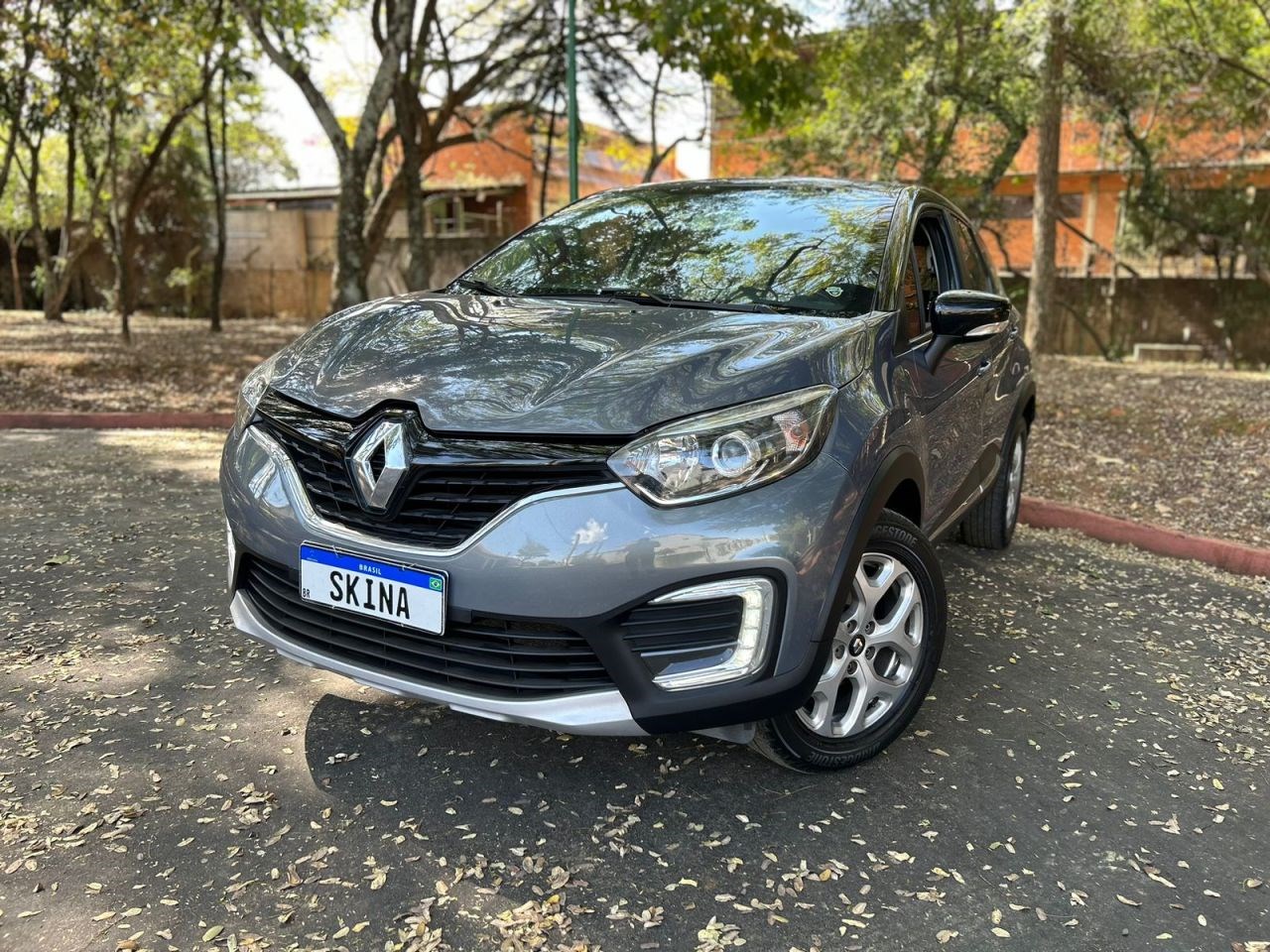 //www.autoline.com.br/carro/renault/captur-16-zen-16v-flex-4p-cvt/2018/jacarei-sp/25021031