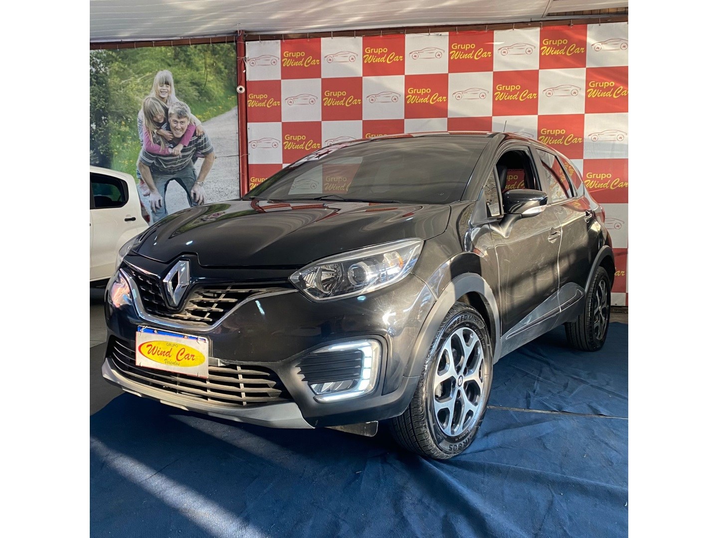 //www.autoline.com.br/carro/renault/captur-16-life-16v-flex-4p-cvt/2020/rio-de-janeiro-rj/25026564