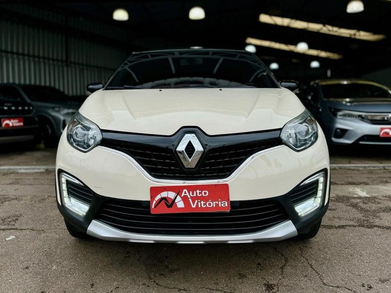 //www.autoline.com.br/carro/renault/captur-16-intense-16v-flex-4p-cvt/2019/porto-alegre-rs/25029117