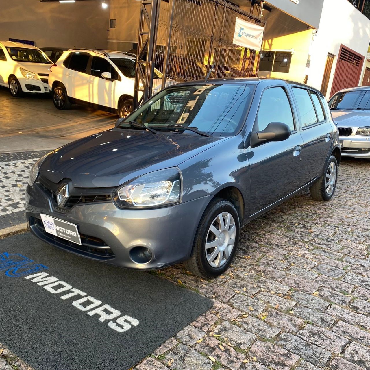 //www.autoline.com.br/carro/renault/clio-10-hatch-expression-16v-flex-4p-manual/2013/valinhos-sp/23938268