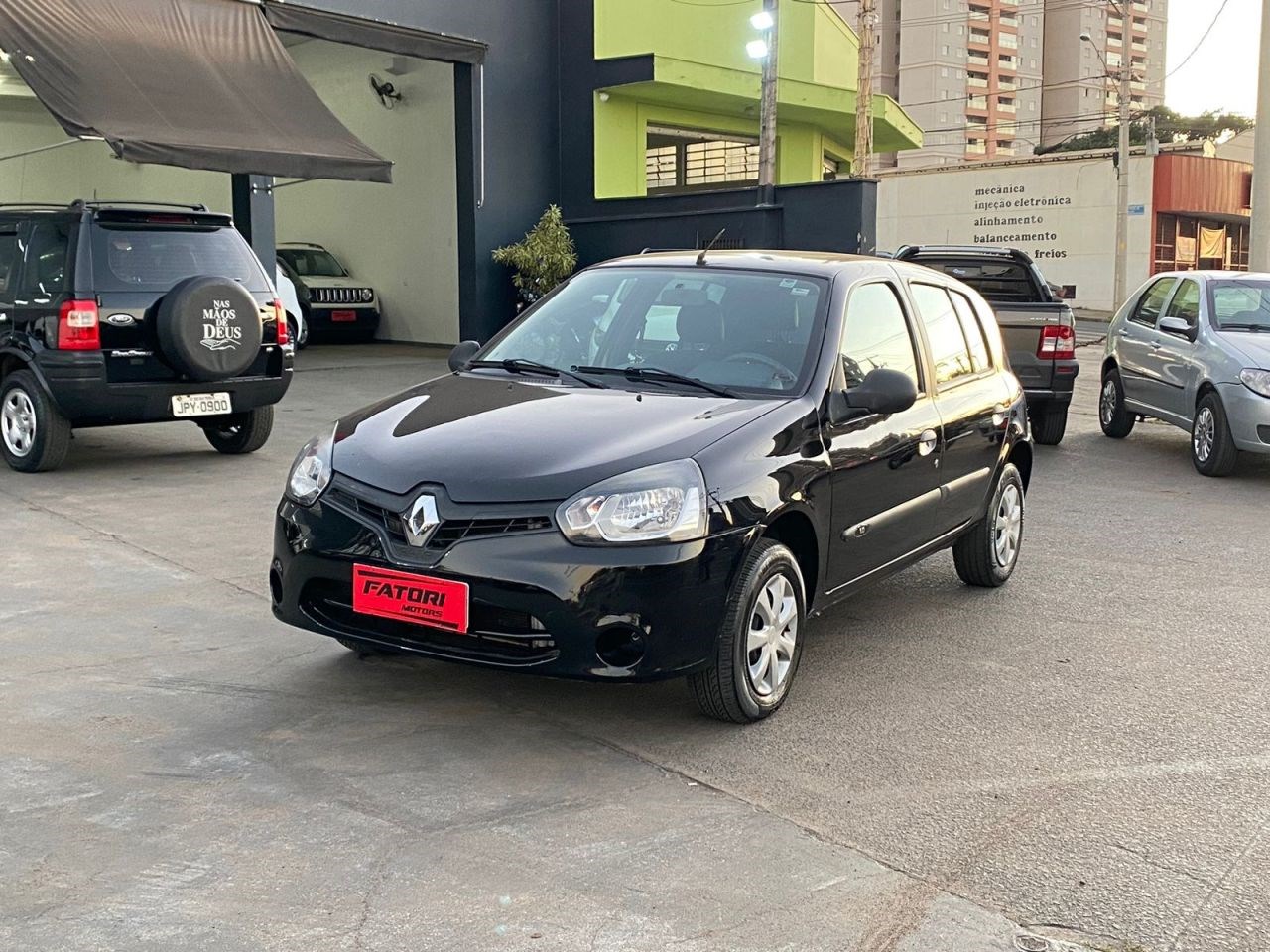 //www.autoline.com.br/carro/renault/clio-10-hatch-expression-16v-flex-4p-manual/2015/piracicaba-sp/24351277