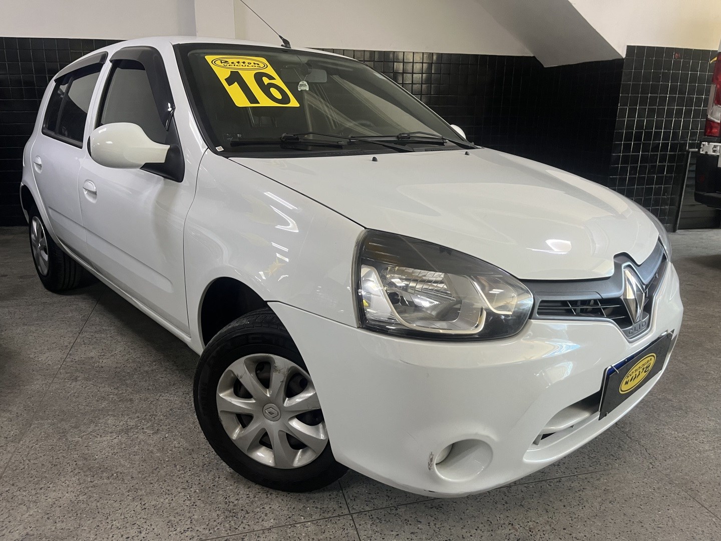 //www.autoline.com.br/carro/renault/clio-10-expression-look-16v-77cv-4p-flex-manual/2016/niteroi-rj/24940123