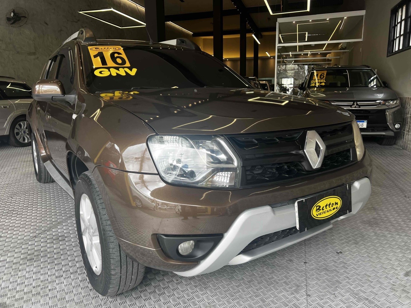 //www.autoline.com.br/carro/renault/duster-20-dynamique-16v-flex-4p-automatico/2016/niteroi-rj/24577562