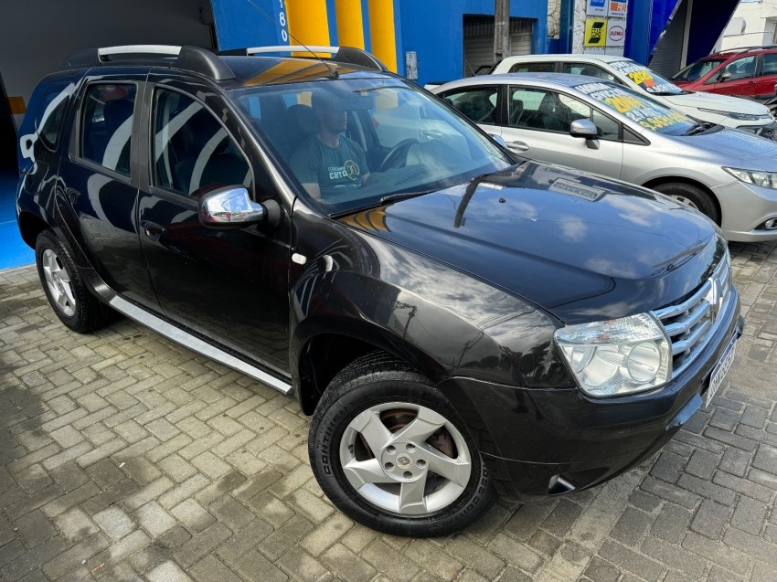 //www.autoline.com.br/carro/renault/duster-20-dynamique-16v-flex-4p-4x4-manual/2015/maceio-al/24856639