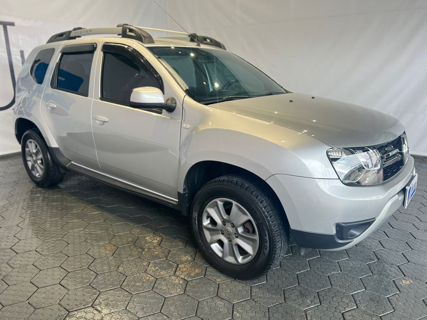 //www.autoline.com.br/carro/renault/duster-16-dynamique-16v-flex-4p-cvt/2020/joinville-sc/24887292