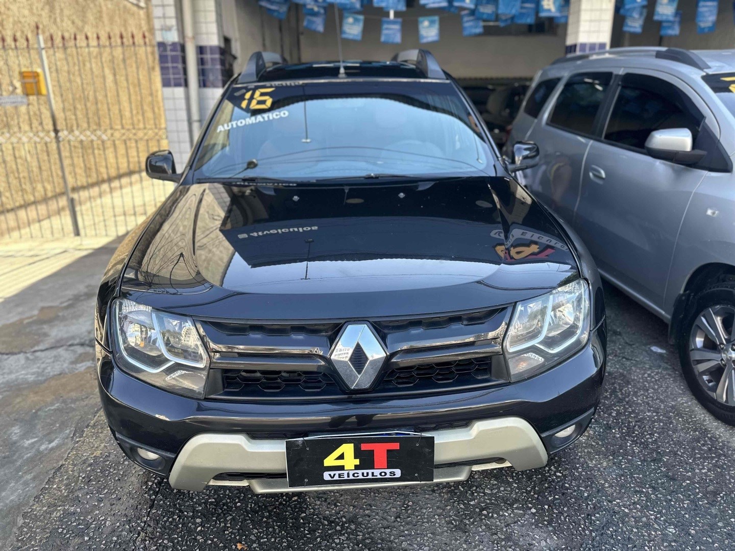 //www.autoline.com.br/carro/renault/duster-20-dynamique-16v-flex-4p-automatico/2016/rio-de-janeiro-rj/25015625