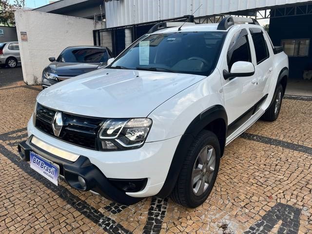 //www.autoline.com.br/carro/renault/duster-oroch-16-dynamique-16v-flex-4p-manual/2016/campinas-sp/23549399