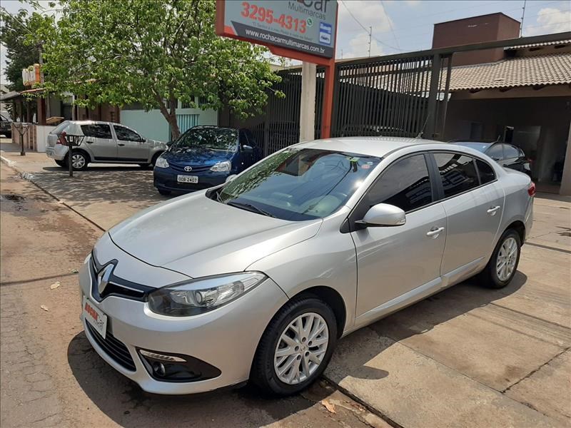 //www.autoline.com.br/carro/renault/fluence-20-dynamique-16v-flex-4p-automatico/2016/goiania-go/24349110